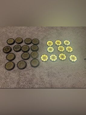 Lot of 24 solar disc lights